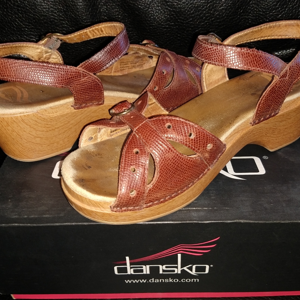 Dansko Size 10(40) Sandals